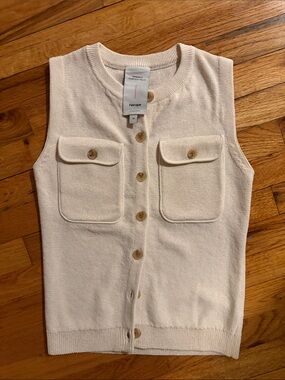 Fabrique Cream Knit Button-Front Sleeveless Vest